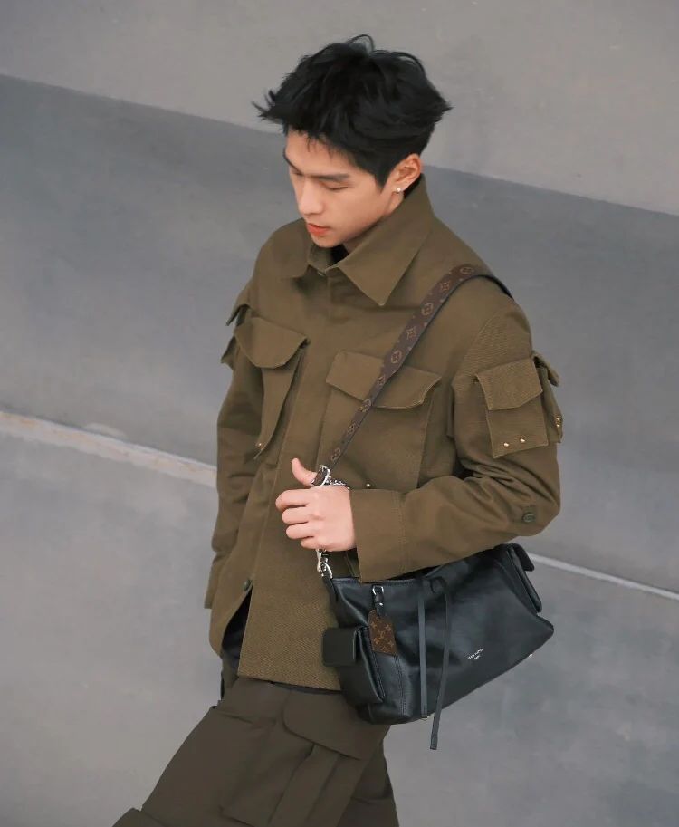 LV-m25143-carryall-vibe-mm handbag-black