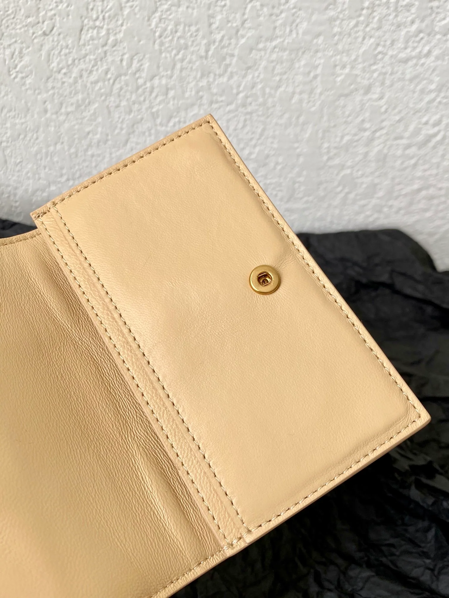 BV- 大格翻盖卡包 小羊皮 12.2×7.5×2.5cm