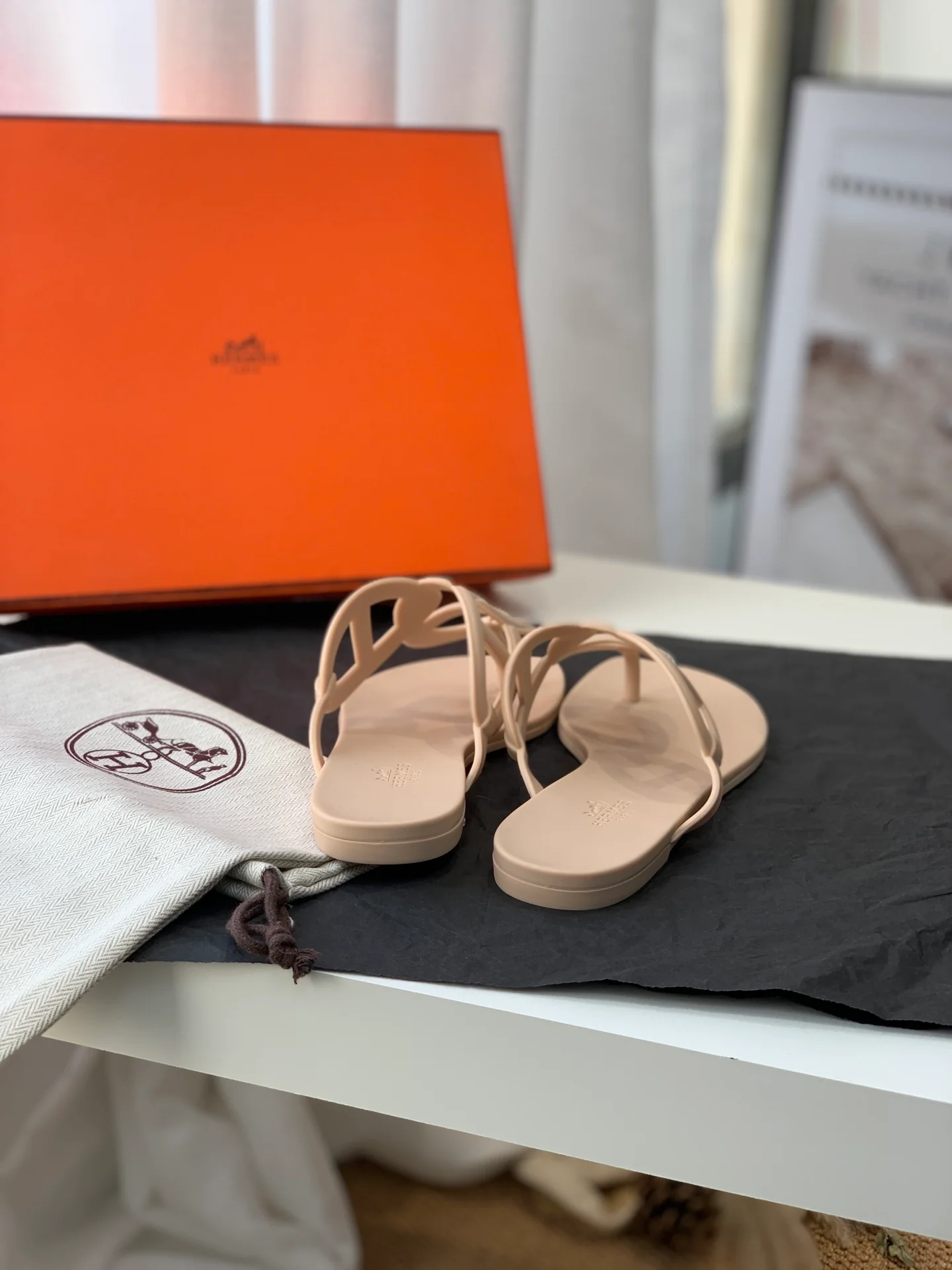 Новые шлепанцы Hermes-aloha 