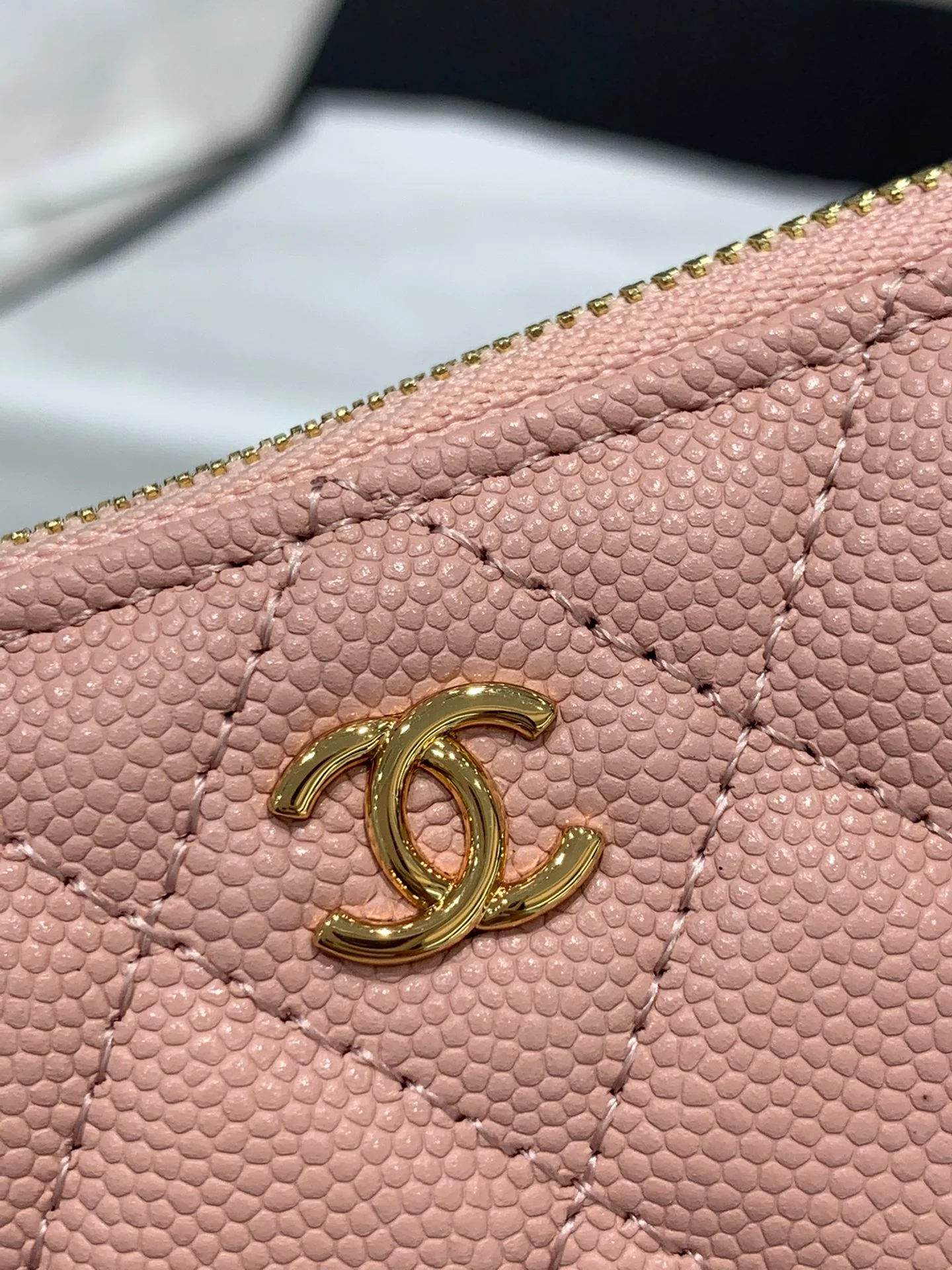 Chanel 19 серии - Классический кожаный кошелек на молнии - Розовый с золотой фурнитурой