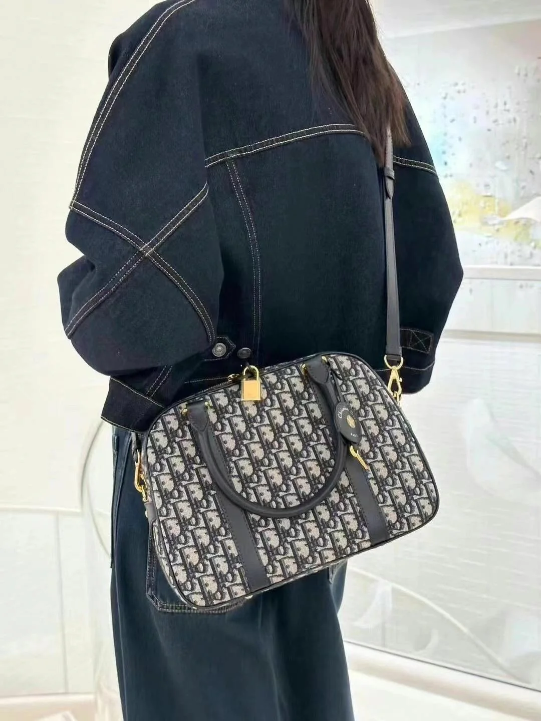 Сумка для боулинга Dior d-vibe - синяя, из канваса - большой размер