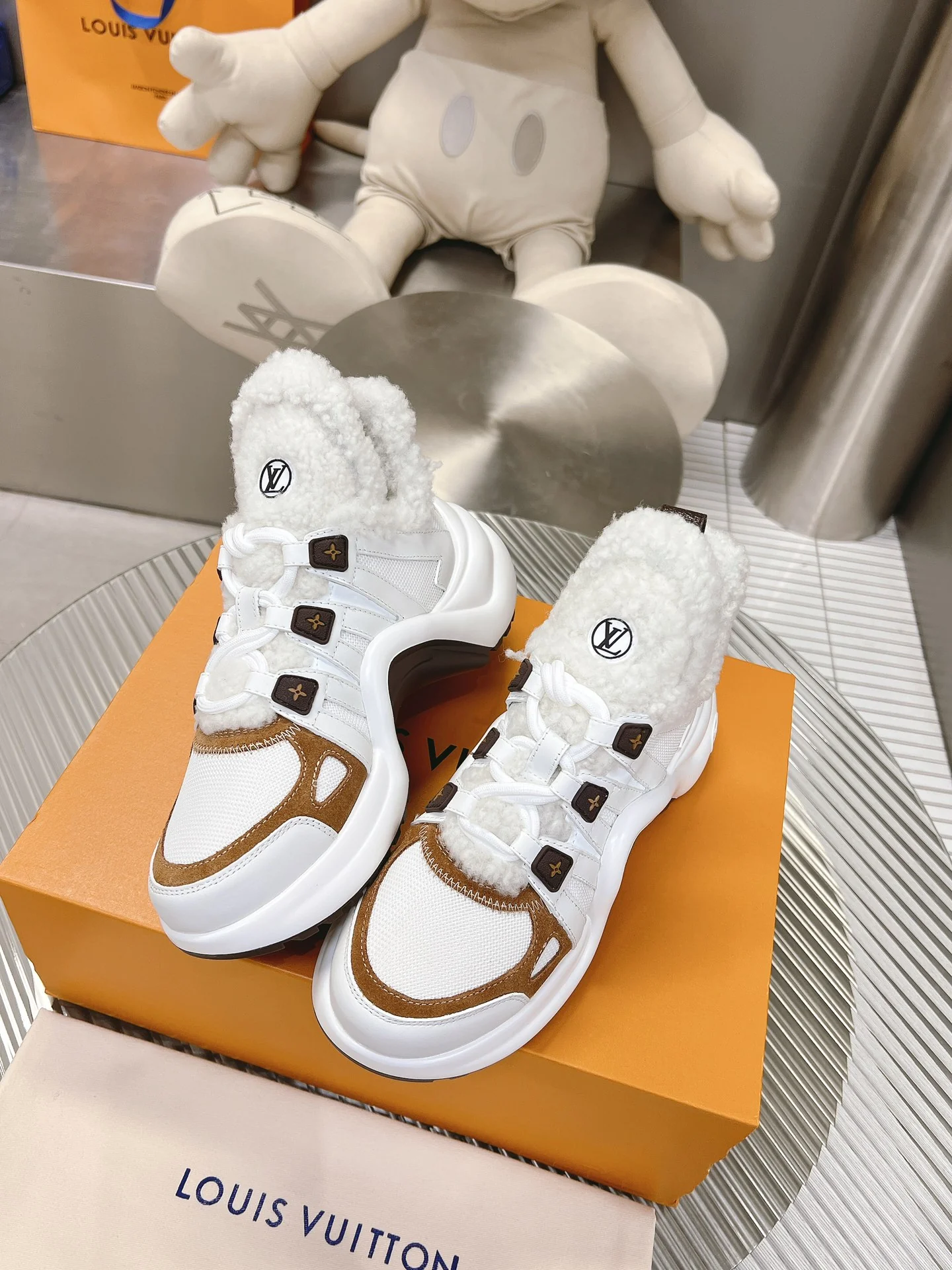 LV - Массивные туфли из шелковой кожи - Бело-коричневые - 1