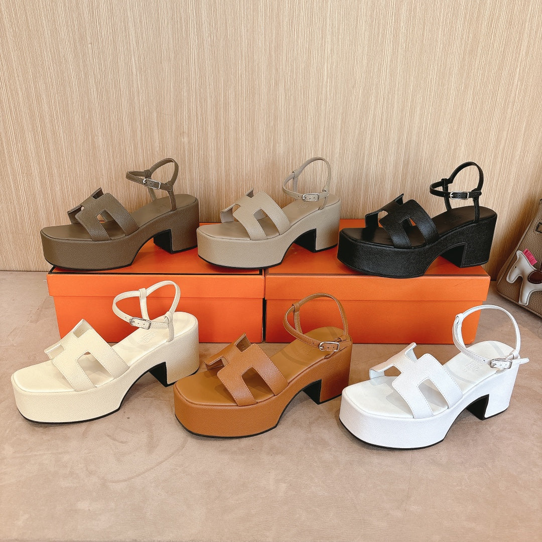 Босоножки на высоком каблуке Hermes Second Uncle из кожи, 2024 год - изображение из коллекции.