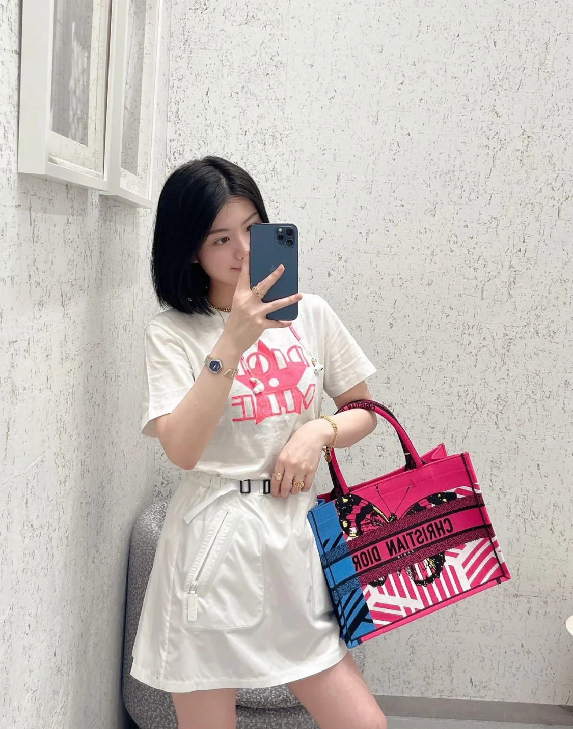 Сумка Dior Book Tote Medium 36-5cm из серии Colorful Jungle - 1