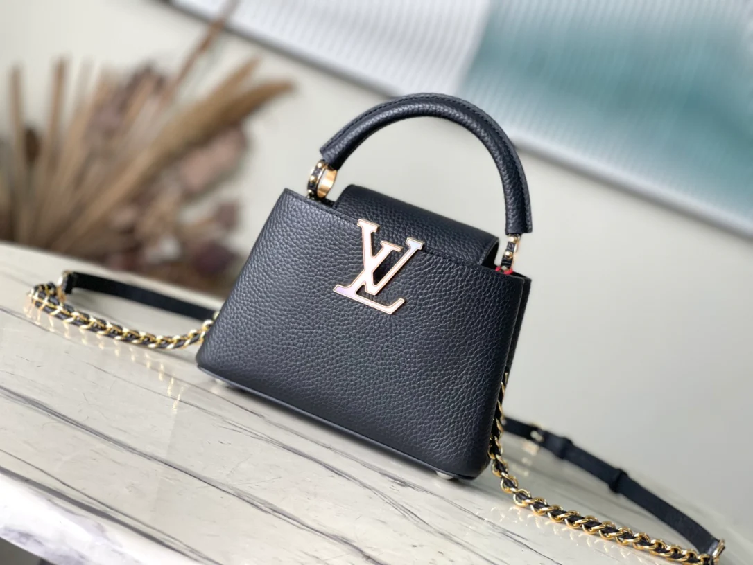 m23082-LV-capucines-bb-mini-handbag/crossbody bag-black