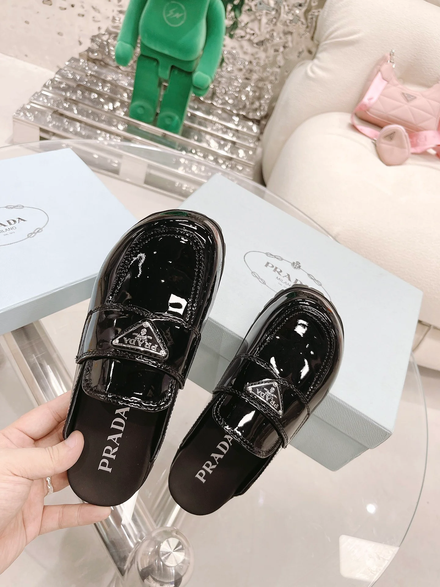 Коллекция Prada 2022 года с подиума - Лоферы на платформе - 1