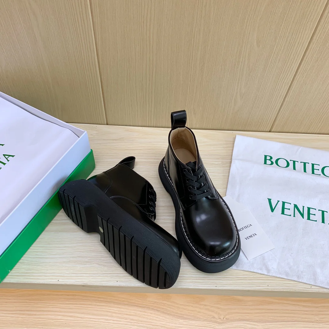 Новые ботинки BV-22 на официальном сайте - черные.