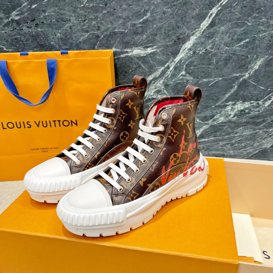 Классические кожаные высокие кроссовки LV Squad