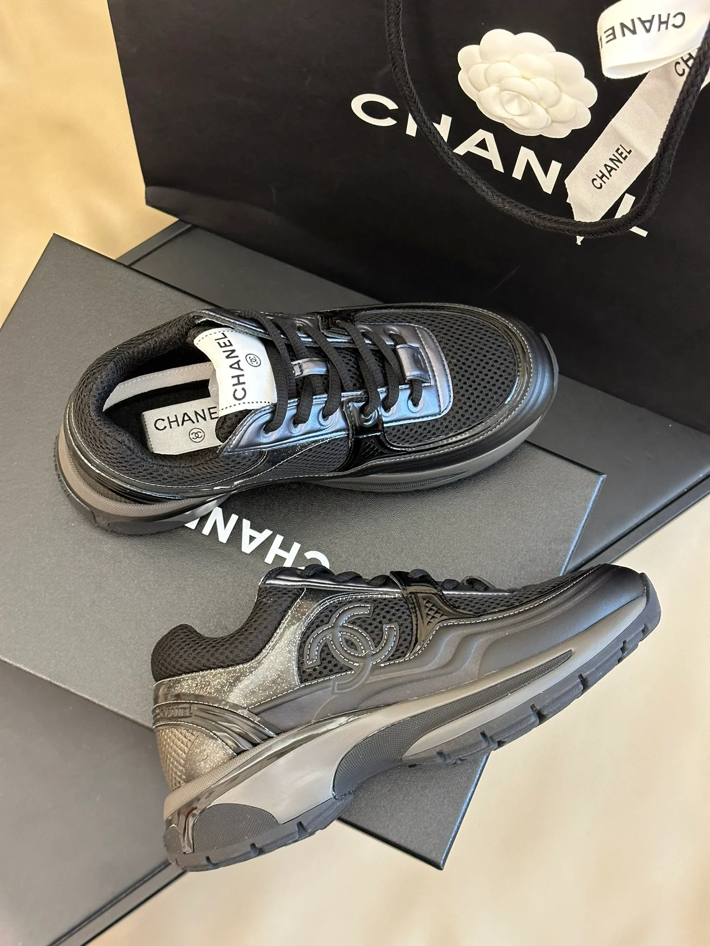 Новинка сезона осень/зима 2023 от Chanel - Кроссовки - Улучшенная версия - Черные