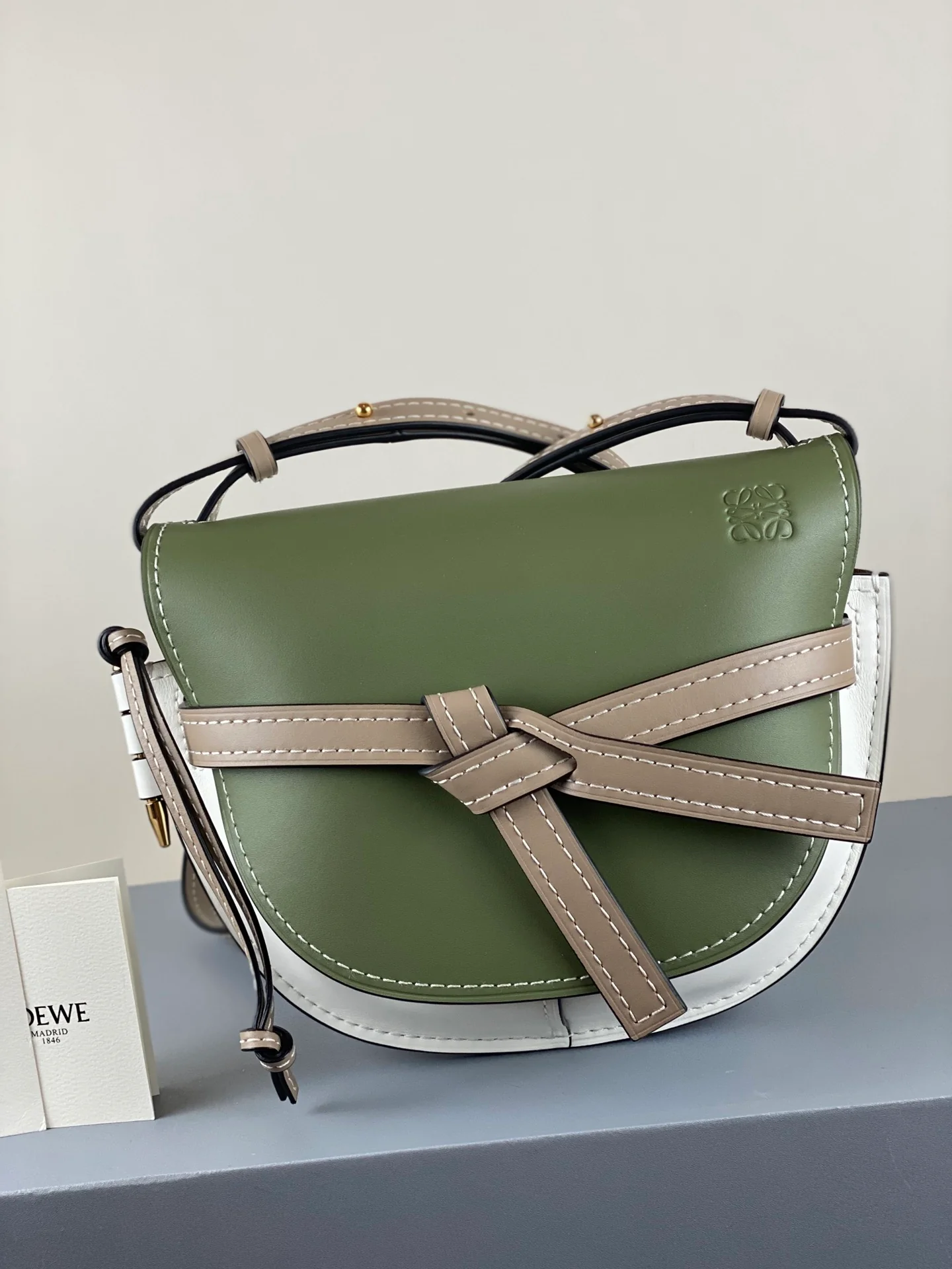 Loewe-gate-small-20x19x11-5-cm-8