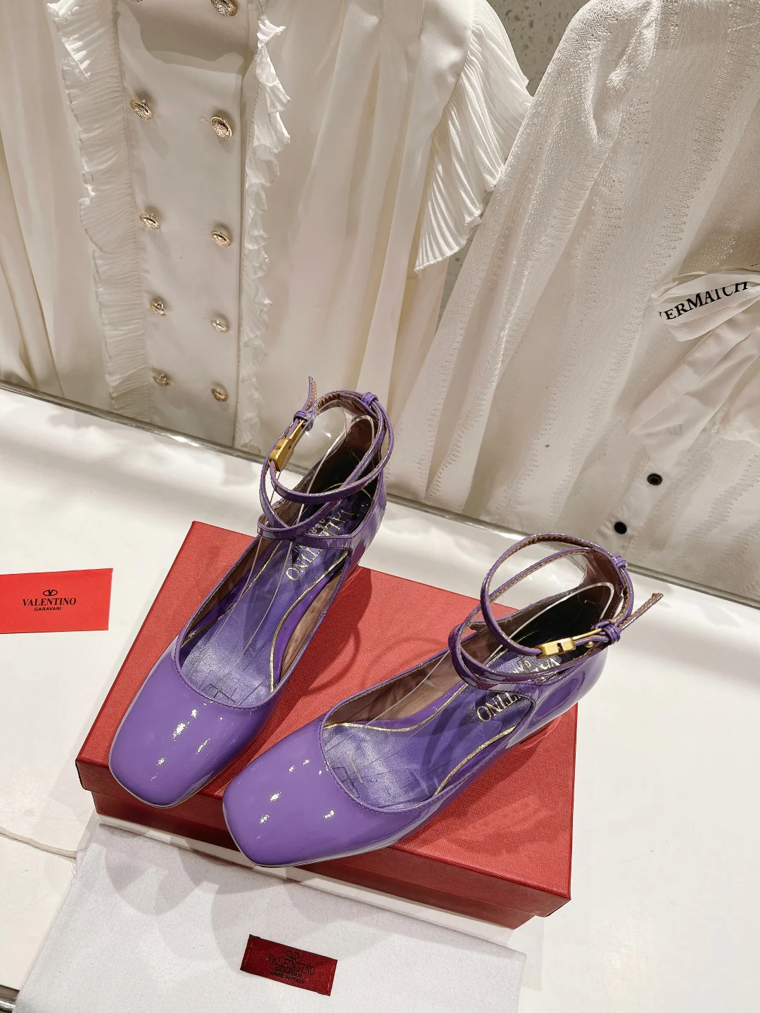 Коллекция Valentino Весна/Лето 2023 - Rockstud - Туфли на шнуровке на низком каблуке - 4-5 см - Фиолетовые