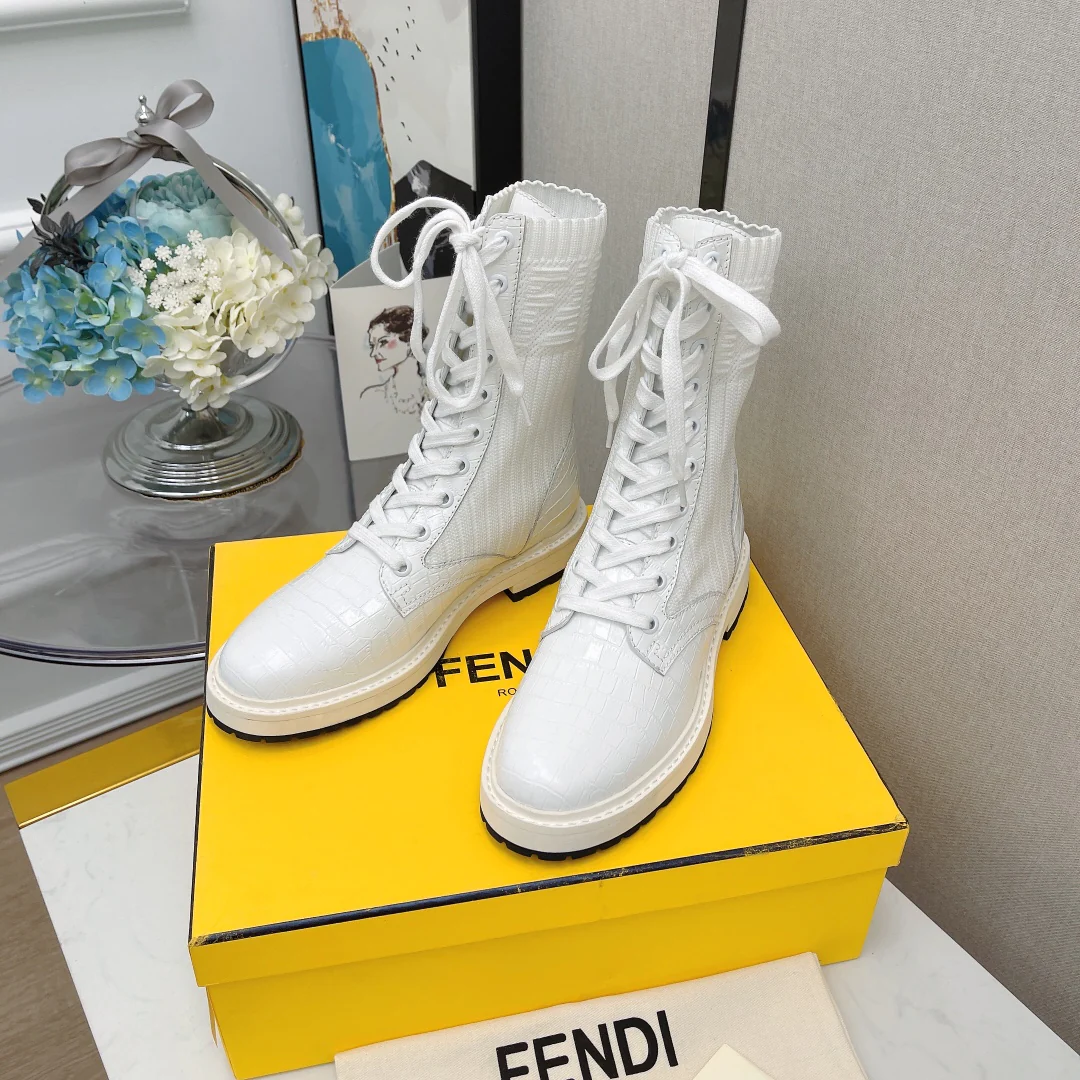 Новинка сезона осень/зима 2022 от Fendi - Ботинки Martin - 2