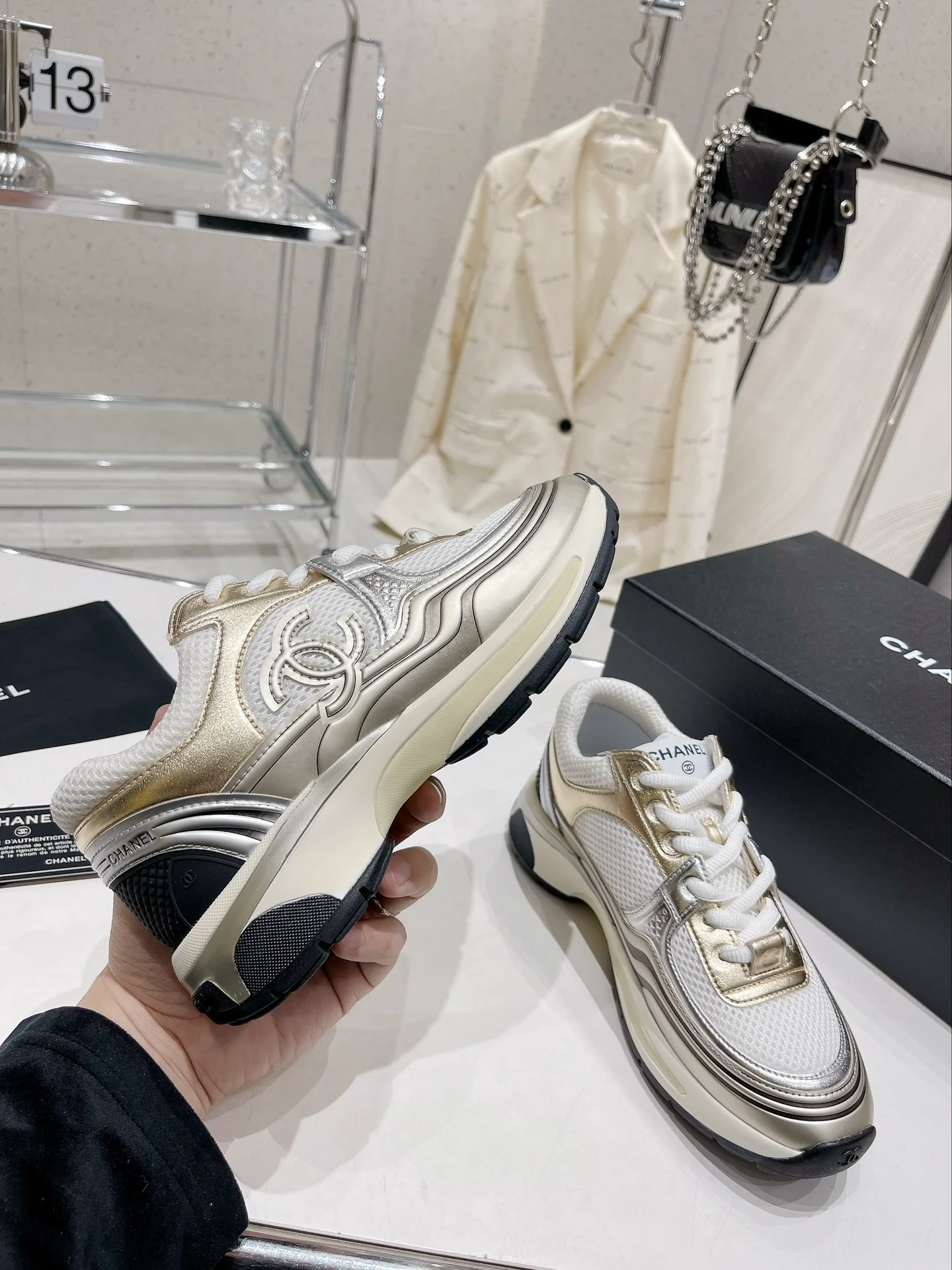 Новинка весенней коллекции Chanel 2023 года - Дышащая сетка - Повседневные кроссовки - Серебристо-золотые