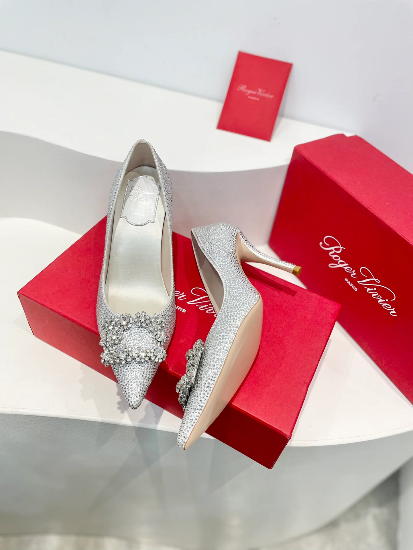 Обувь RV Shoes - Серия ?Кристальные туфли? - Туфли на высоком каблуке со стразами - Серебристые