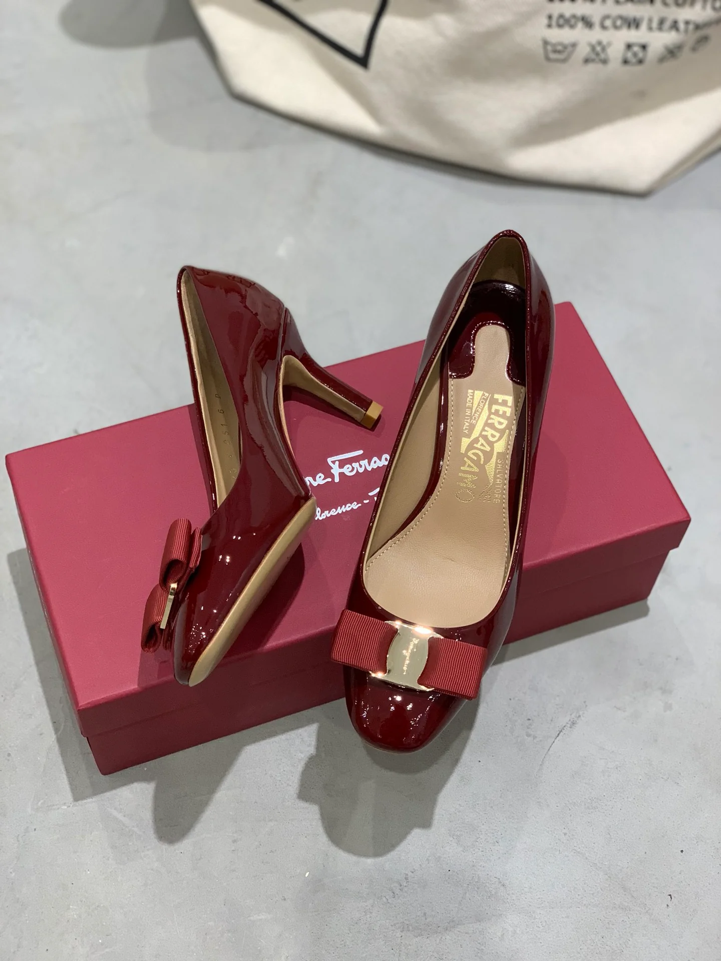 Salvatore Ferragamo - Красные туфли на высоком каблуке