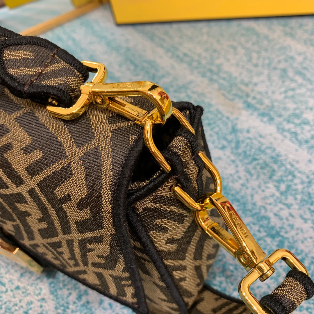 Сумка Fendi Baguette Medium Monogram - 3