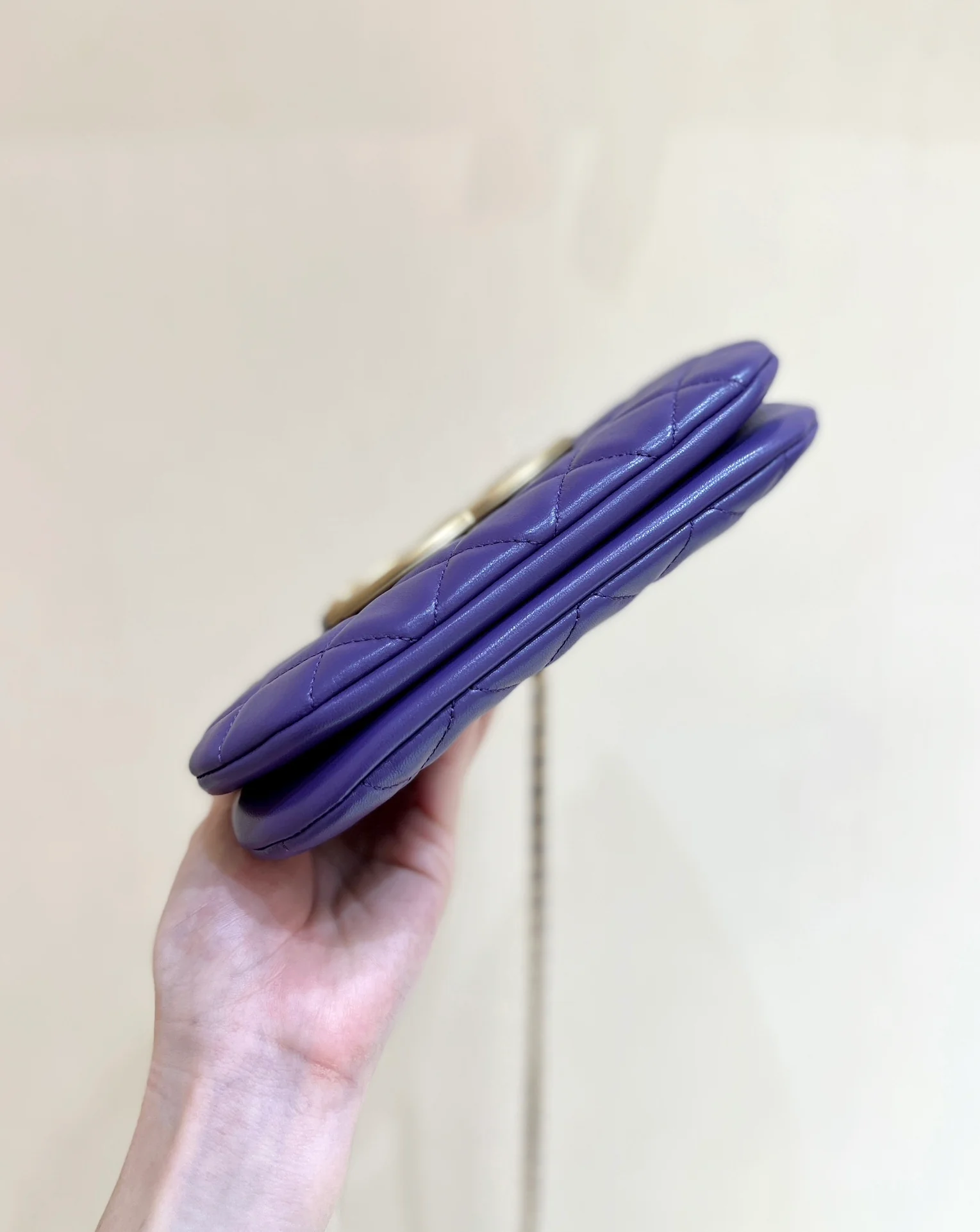 Новая коллекция Chanel ?Ранняя весна? — 24c — Большая ретро-сумка Double C — Мессенджер — Фиолетовая