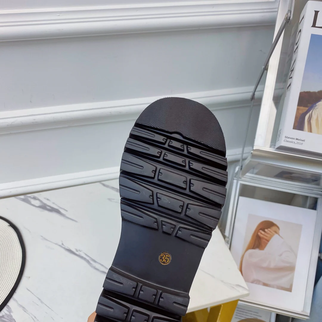 Обувь BV - BV - Уличный стиль - Платформа с закругленным носком - Ботинки Dr. Martens