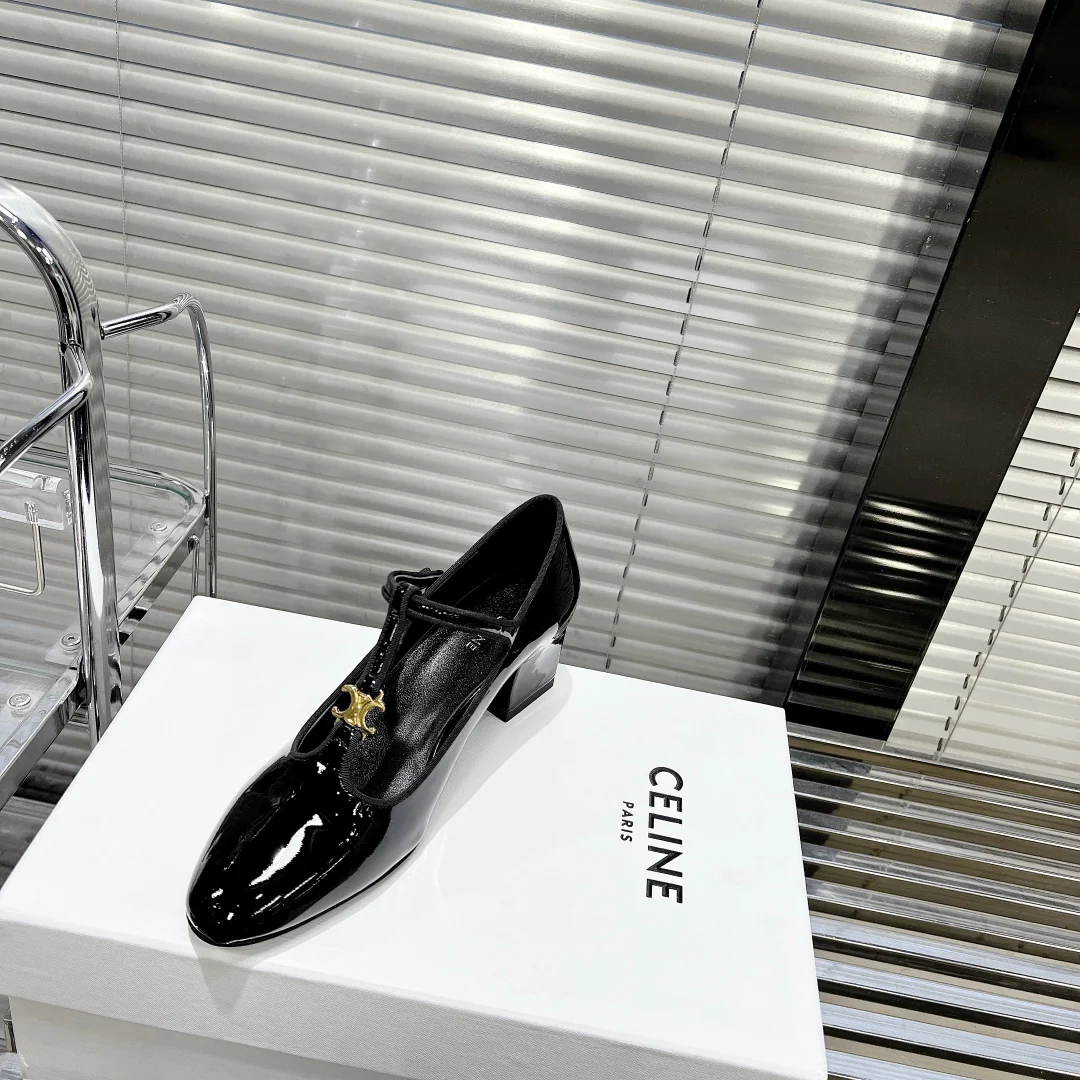 Celine - Новинки сезона весна/лето 2023 - Туфли Мэри Джейн