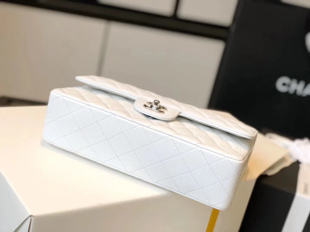 Chanel - Икра - Сумка CF - Белая с серебряной пряжкой - 25 см