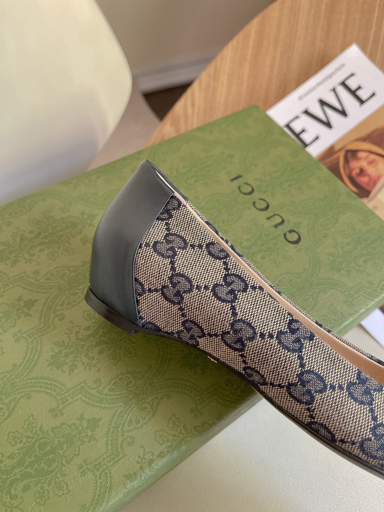 Классические уличные балетки/туфли Gucci с пряжкой