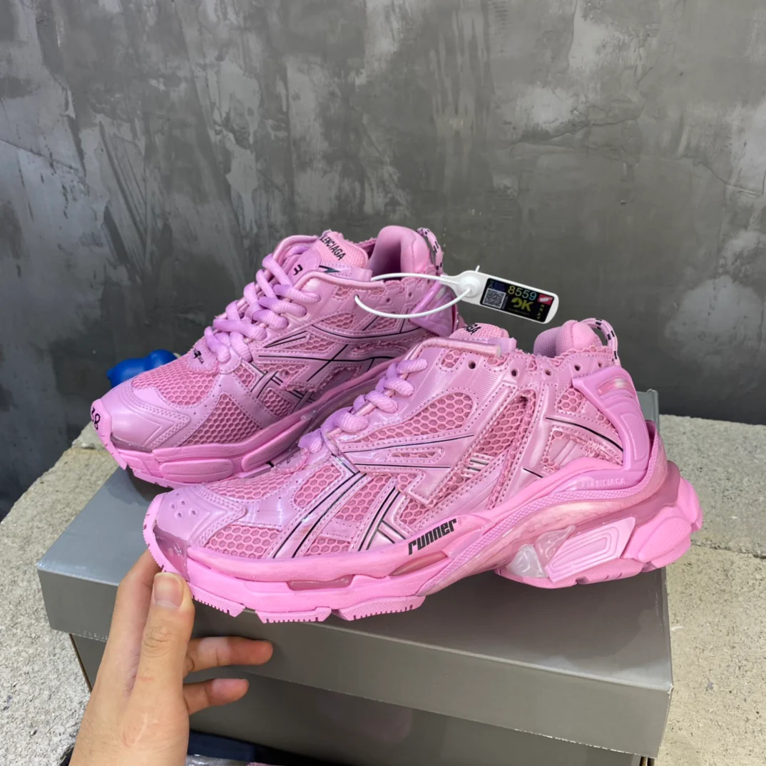 Кроссовки Balenciaga Runner - унисекс - розовые