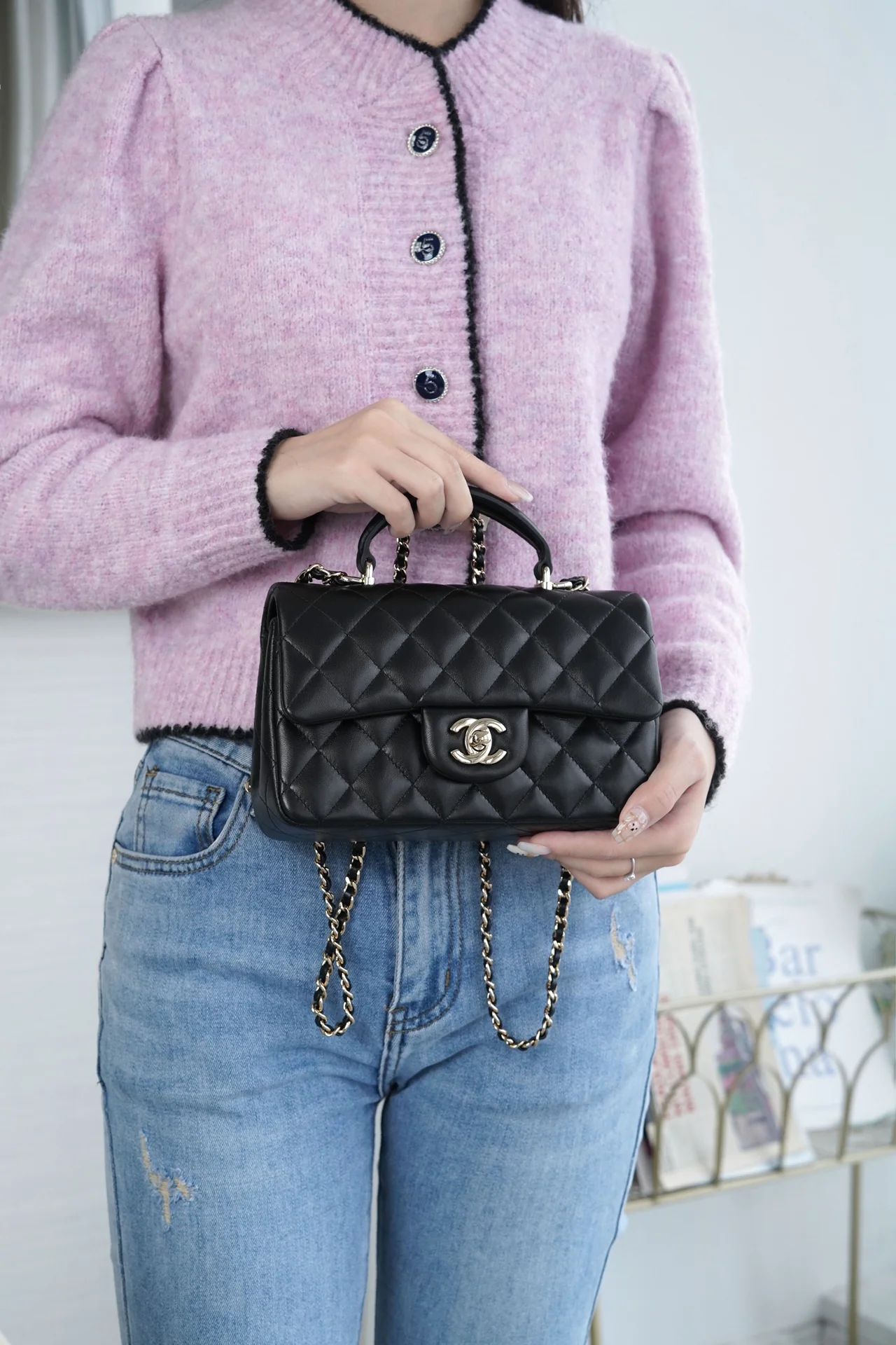 Мини-сумочка Chanel Mini CF, сумка на цепочке через плечо, черная.