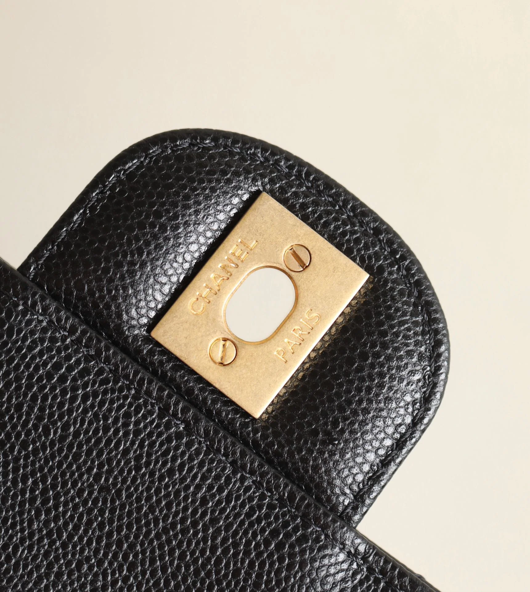 Сумка Chanel Medium Handle Flap Bag - черная