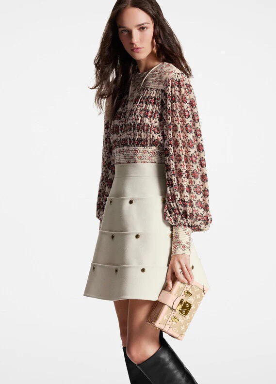 m22882-LV-petite-malle handbag