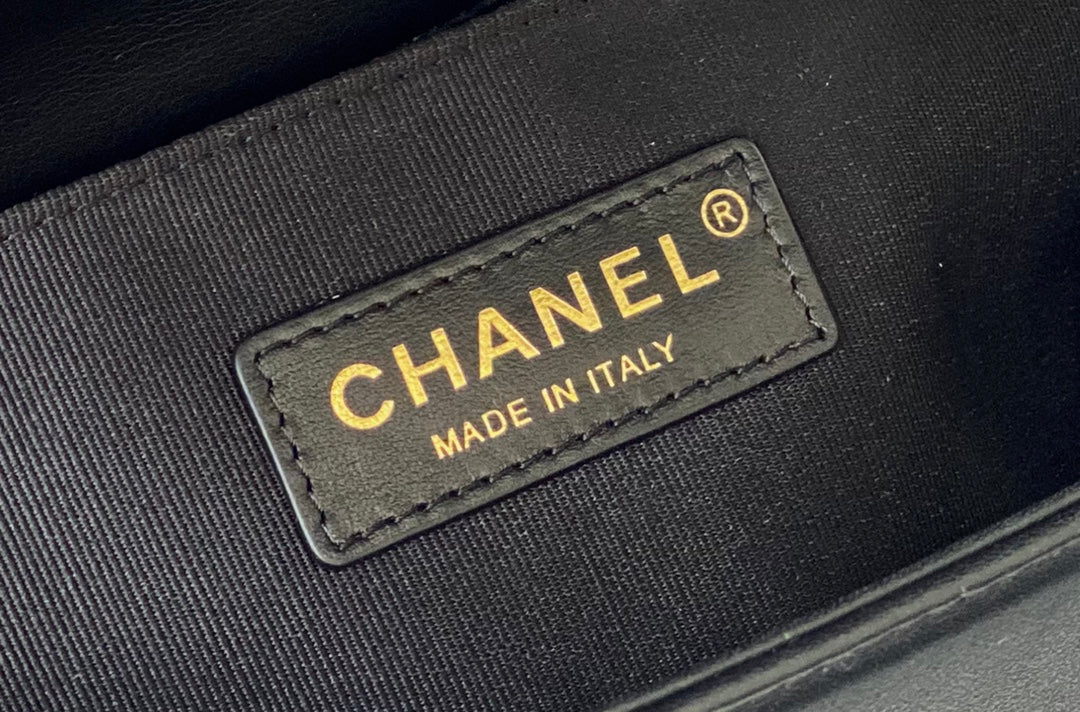 Chanel Le Boy 25 - Черная телячья кожа - Винтажная золотая пряжка