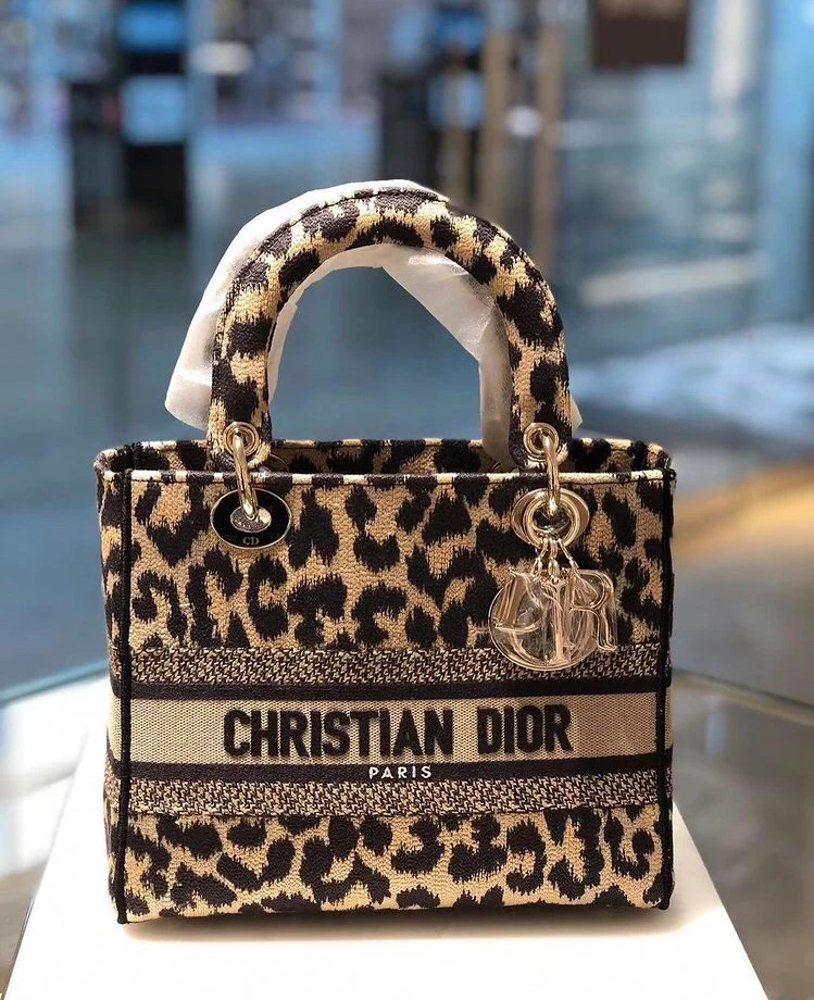 Сумка Dior Lady D Lite - вышивка с леопардовым принтом