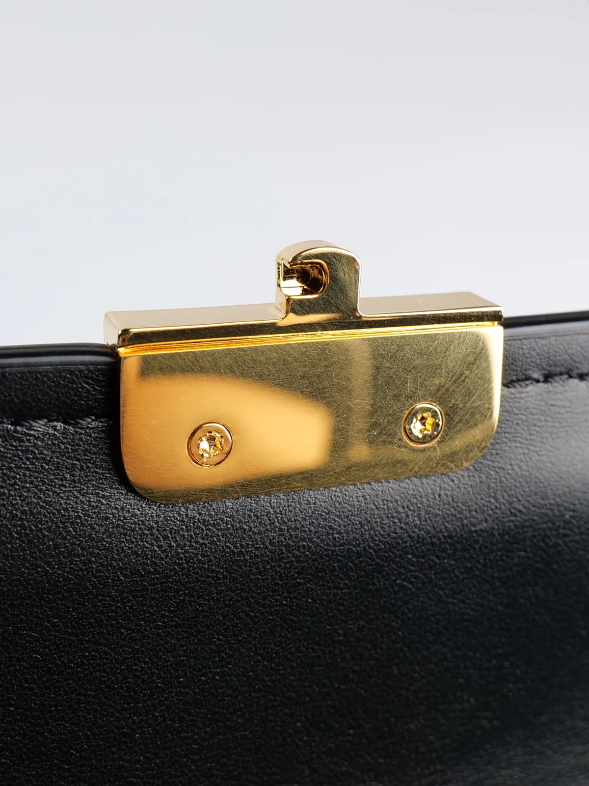 Сумка-багет Miu Miu через плечо - черная