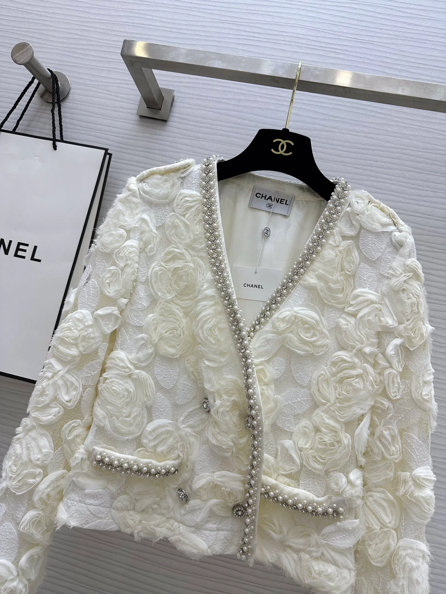 Chanel - 2403 - 24 Ранняя весна. Новая эксклюзивная 3D-куртка с цветочным принтом. Первый выпуск.