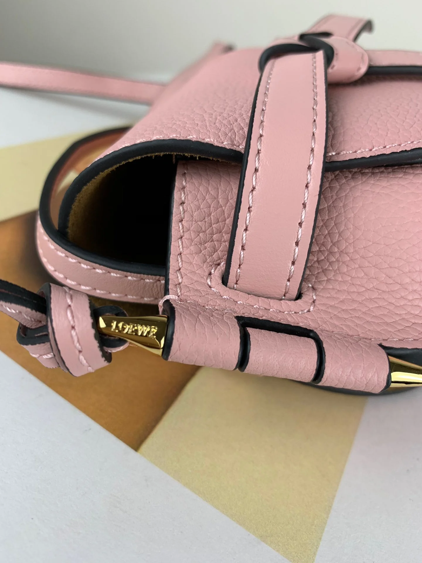 Loewe-gate-mini-21x12-5x9-5-cm-1