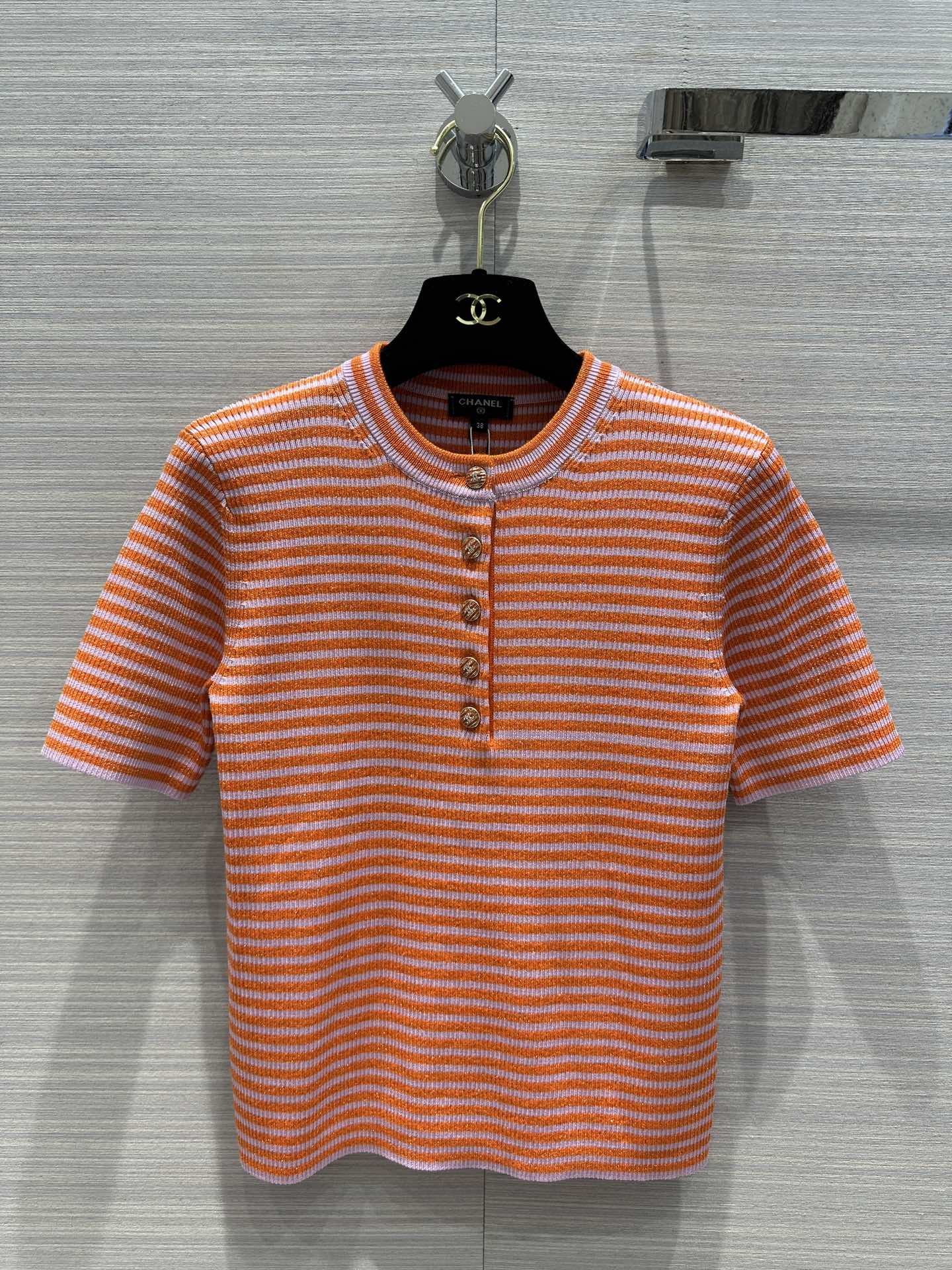 Chanel 2403 - Вязаный топ в лососевую полоску с золотой нитью