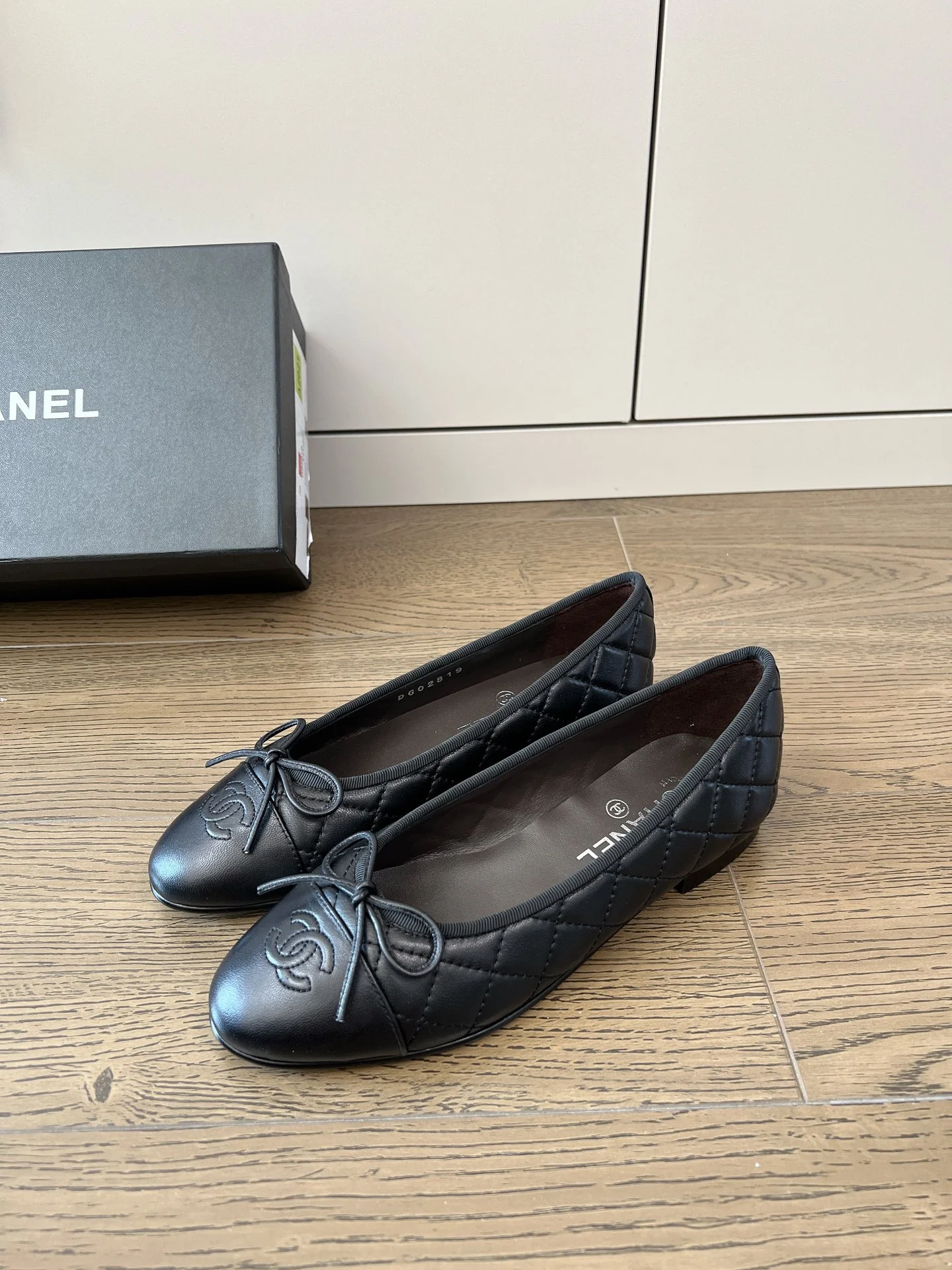 Новинка весны 2023 года от Chanel - Классические балетки - Черные