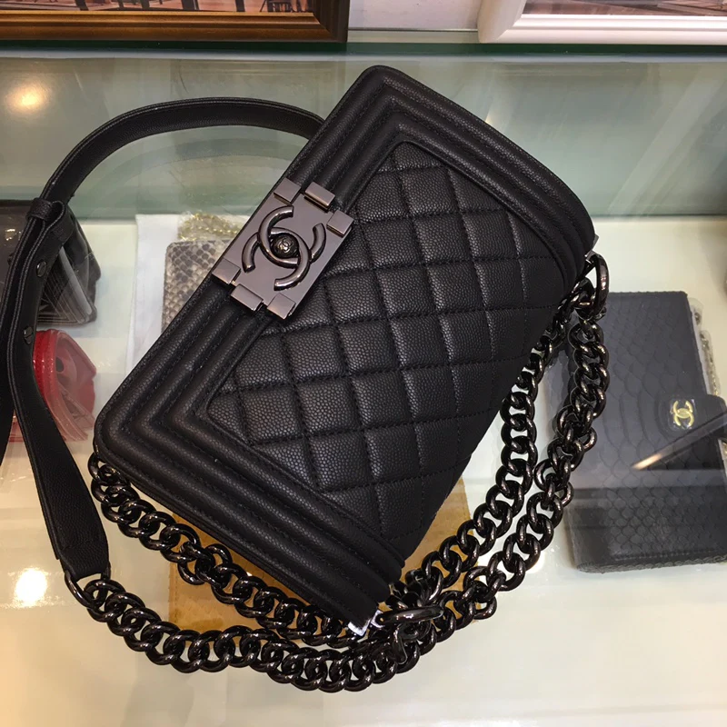 Chanel-boy-20cm-9