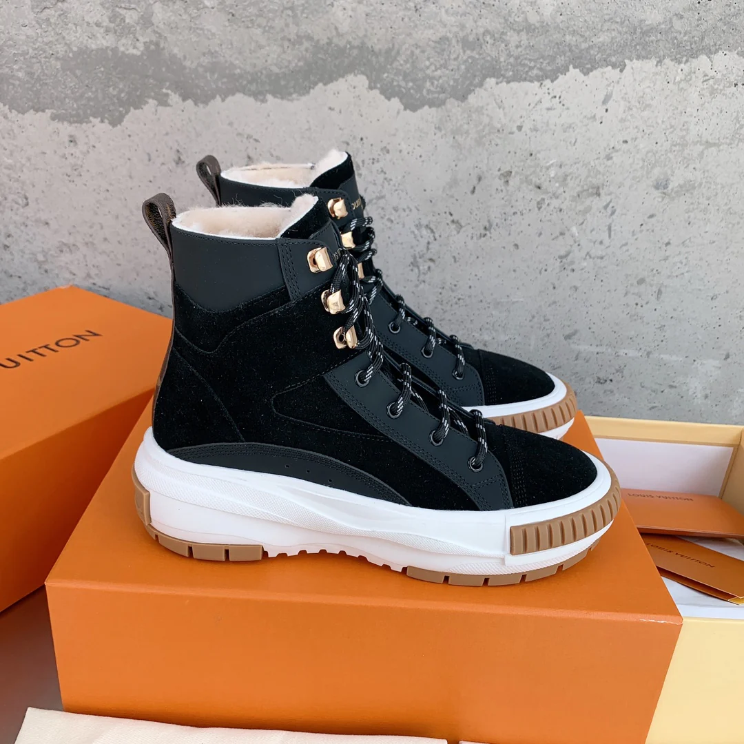 Шерстяные высокие кроссовки LV