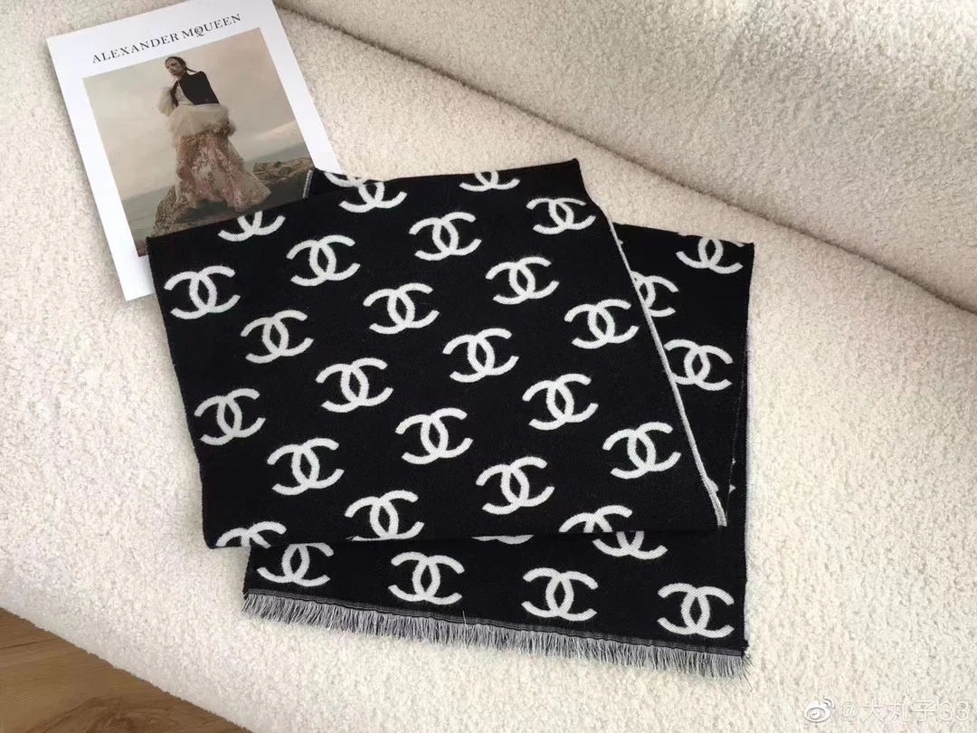 Chanel - Черный