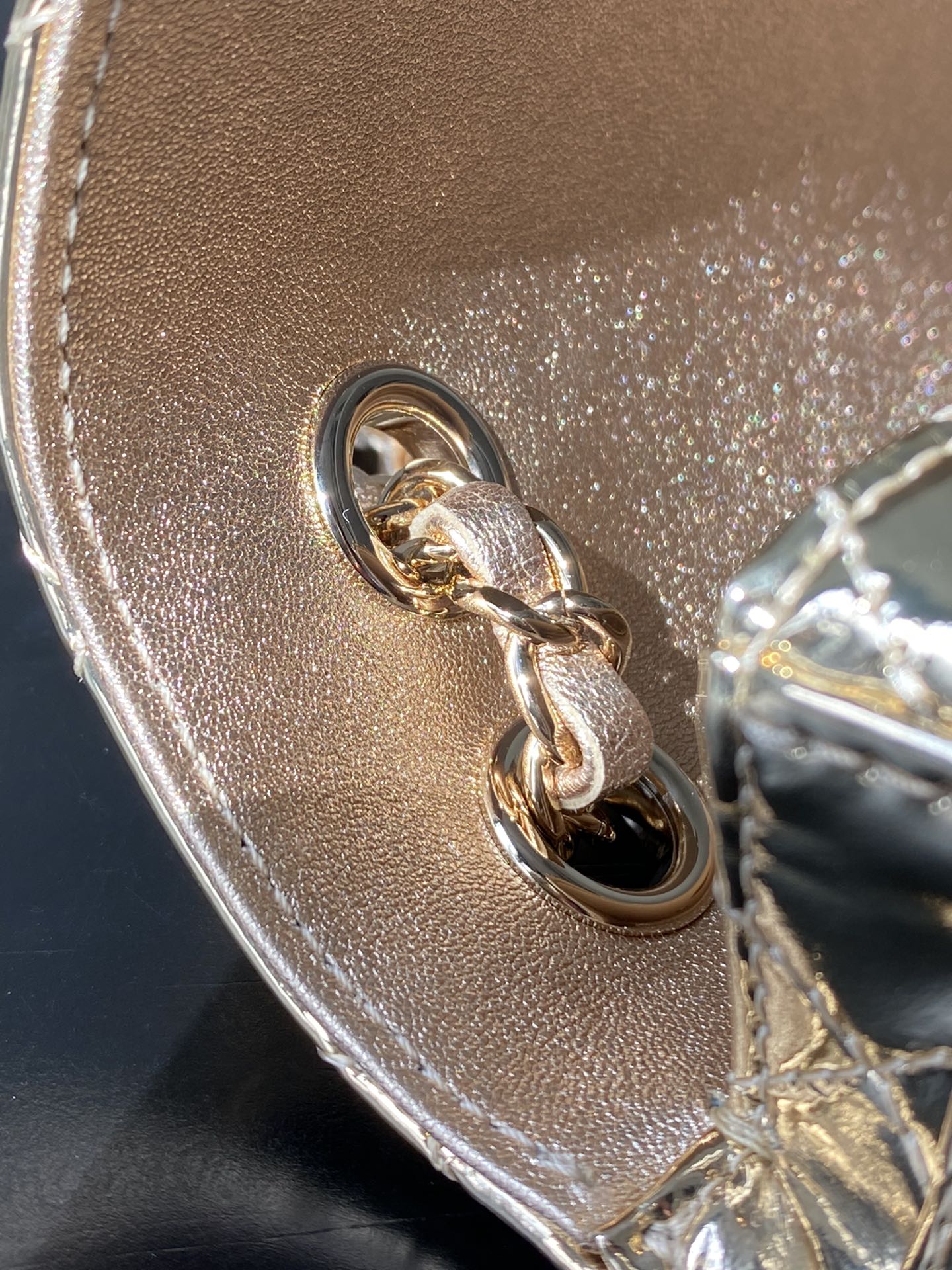 Весенняя коллекция Chanel 24c - Золотой кошелек для монет со звездным узором