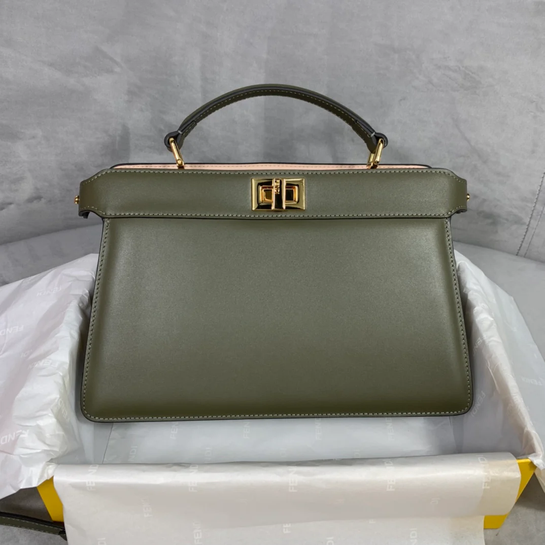 Маленькая зеленая кожаная сумка Fendi Peekaboo i-seey