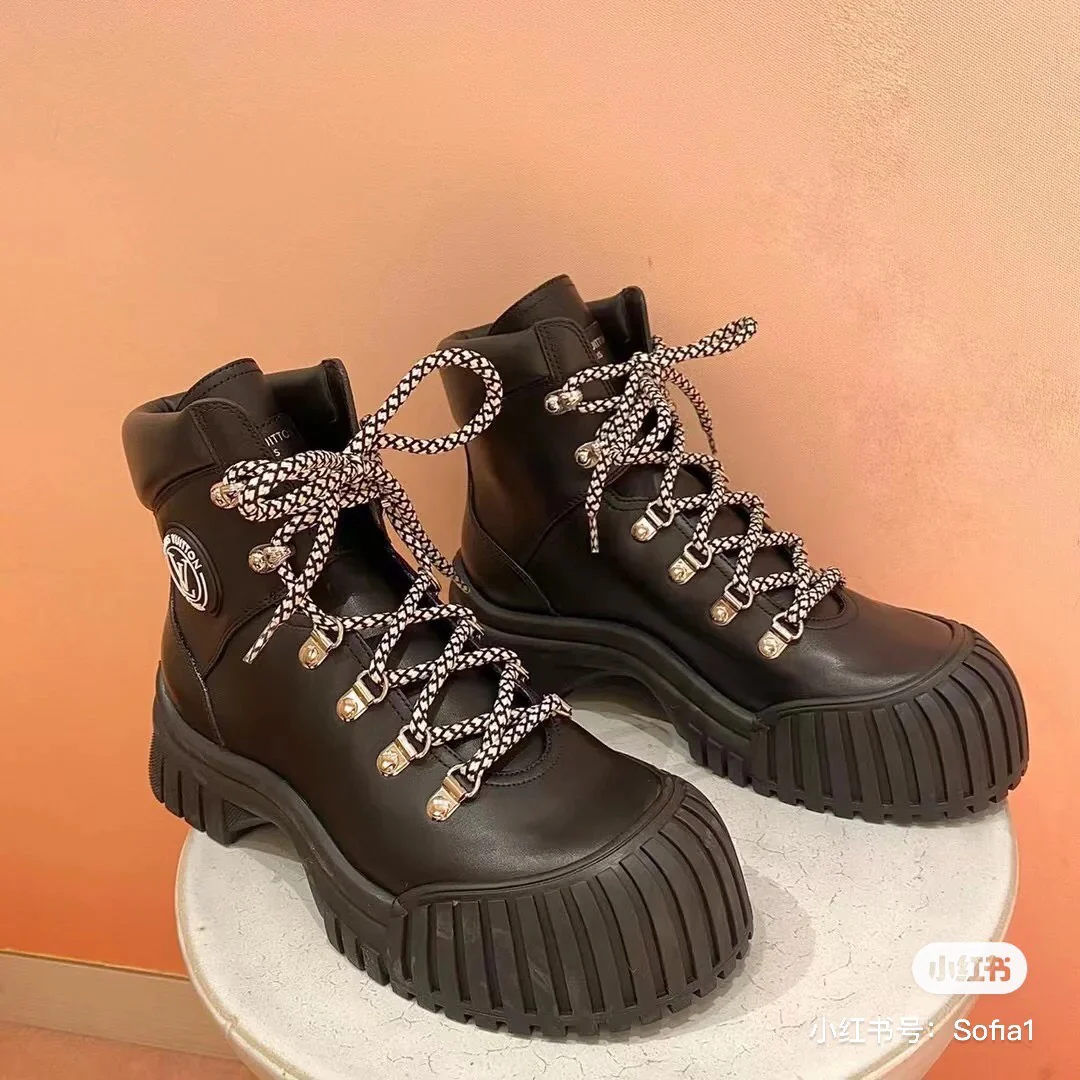 LV - Предварительная распродажа новинок - Туфли и высокие сапоги цвета 