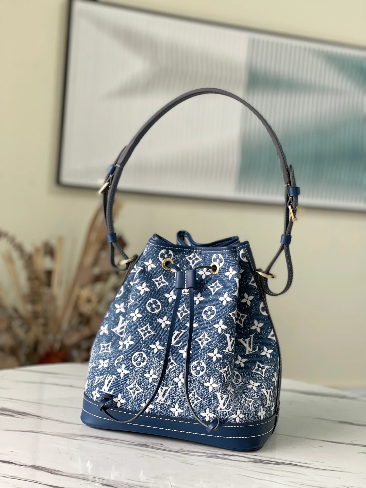 m59606-LV-petit-noe-bucket bag-denim blue