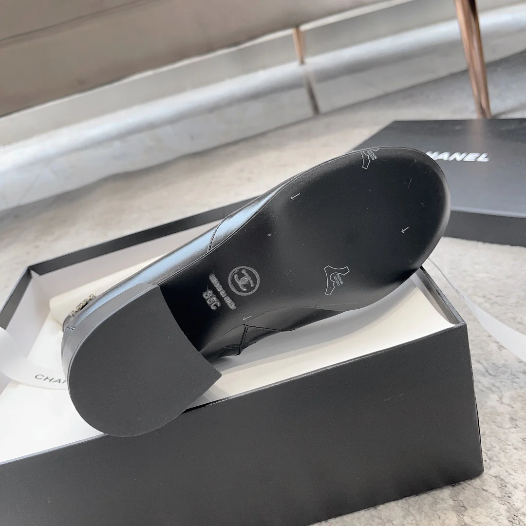 Новая коллекция Chanel ?Ранняя осень 2023? — ботильоны.