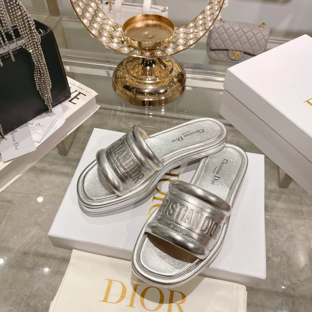 Новинка лета 2023 от Dior - Тапочки из овечьей кожи - Серебристые