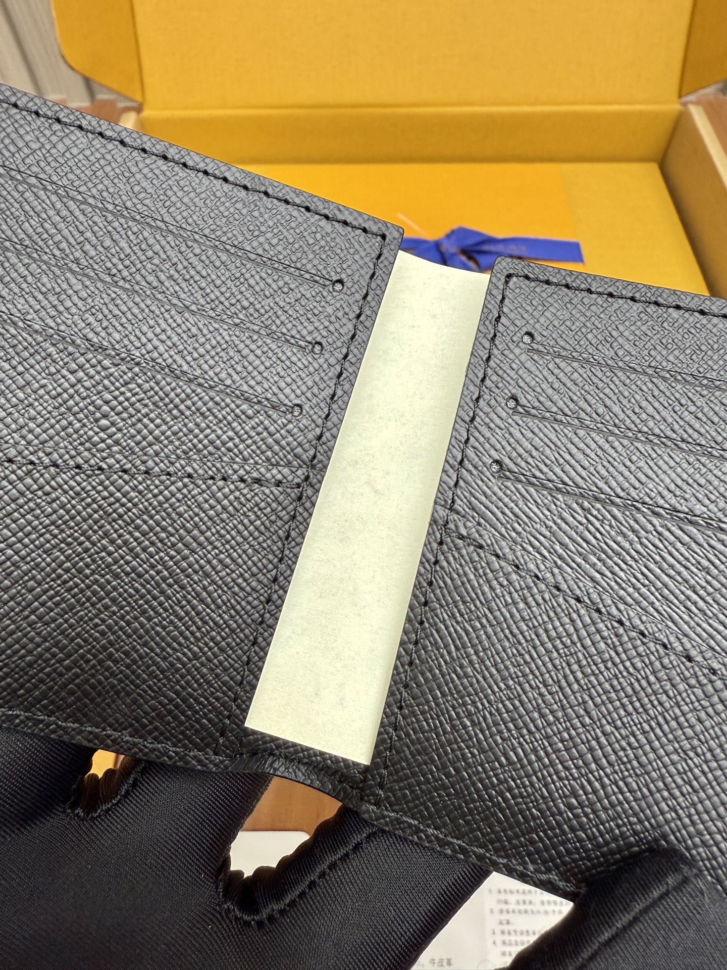 Кошелек LV-m60332 из цельной стали