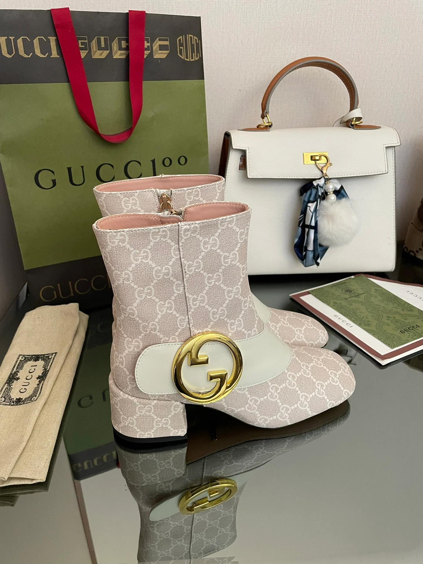 Gucci - Ботинки на низком каблуке - Монограммный узор - Белый