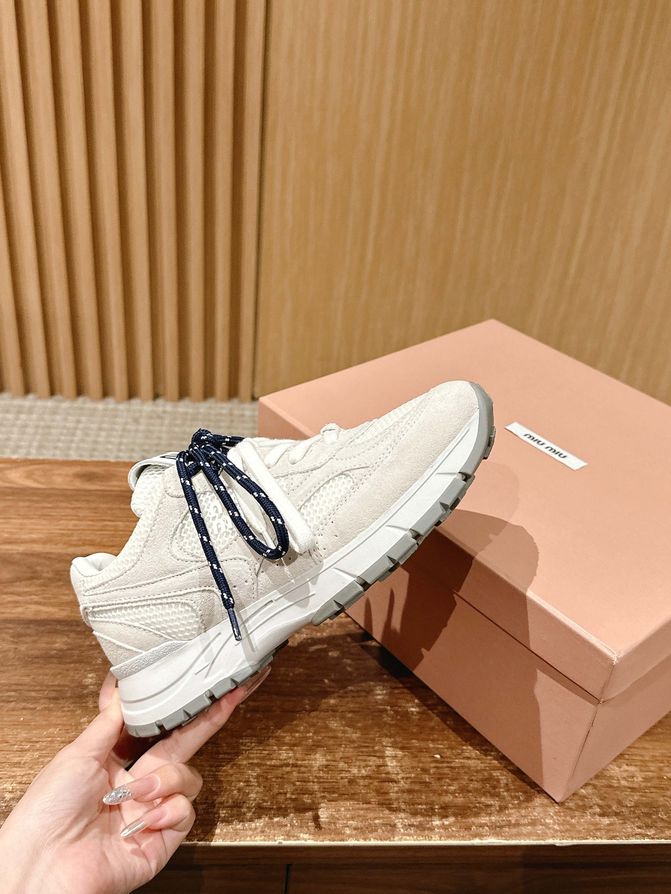 Miu Miu - Массивные туфли - Белые