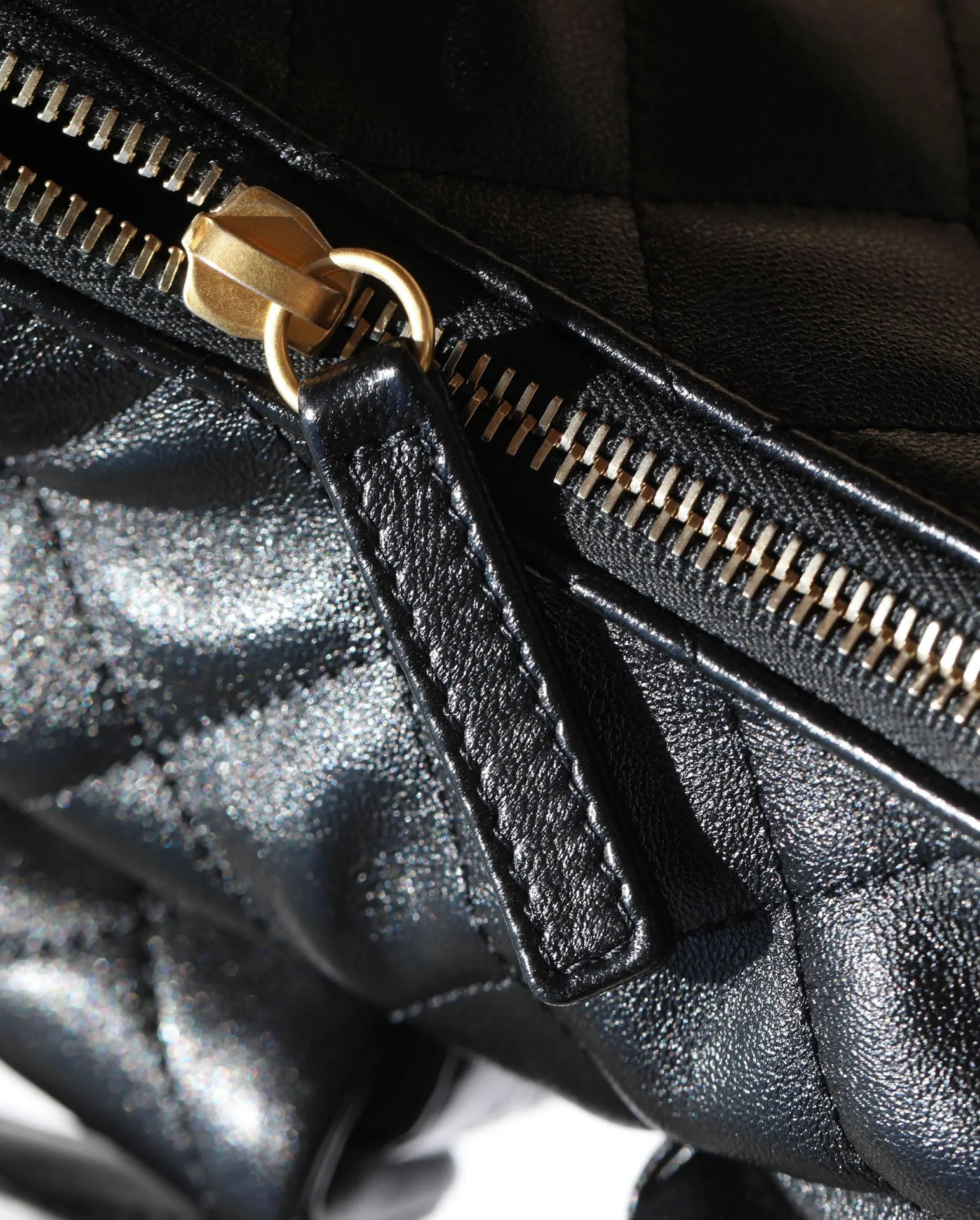 Сумка-хобо Chanel 25c, маленькая, черная, для хобби.