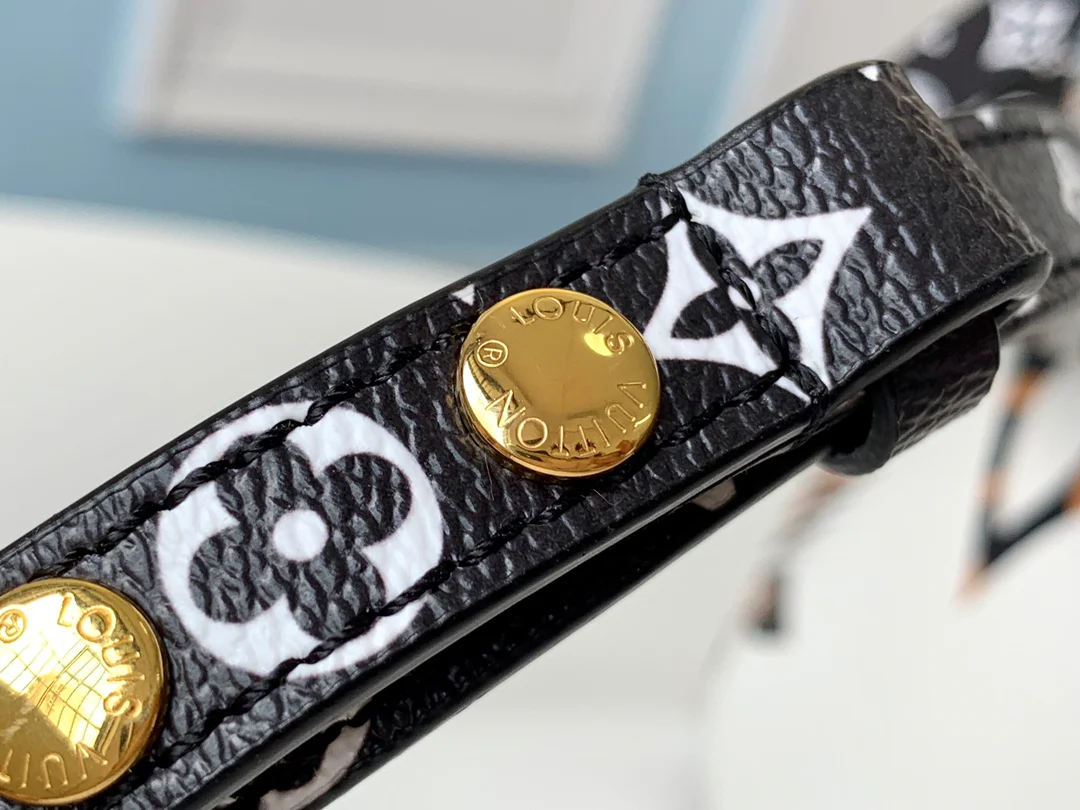 lv-m44679-neonoe handbag jungle-capsule series